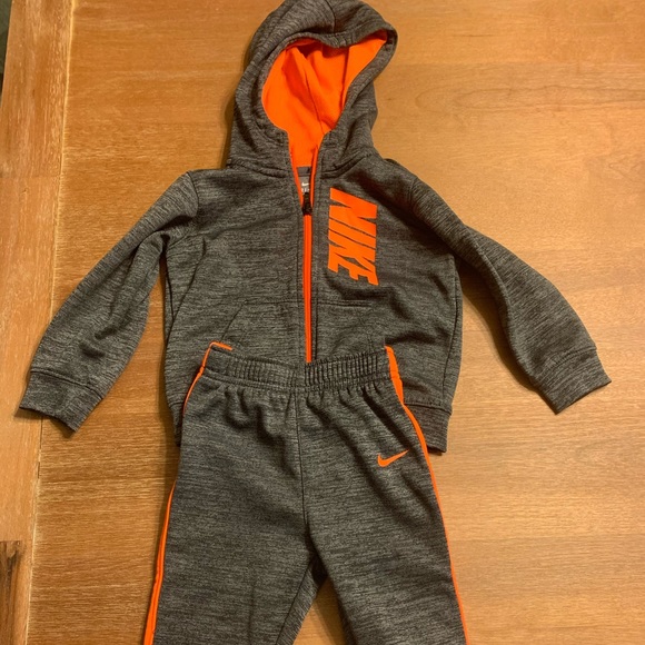 nike sweatsuit set